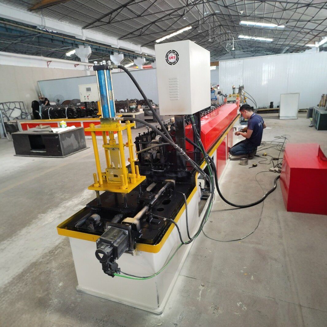 方管焊接成型机冷弯成型机货架成型机轻钢龙骨钢压瓦机