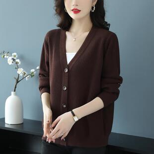 秋冬羊毛衫外套女2022新款中年妈妈装宽松大码加肥针织外搭开衫