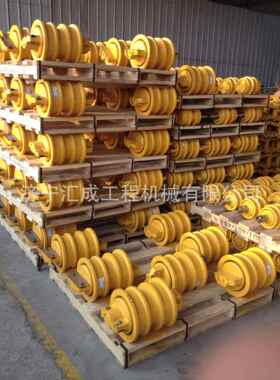 SD16支重轮/16Y-40-09000，山推原厂推土机配件，山推行走底盘