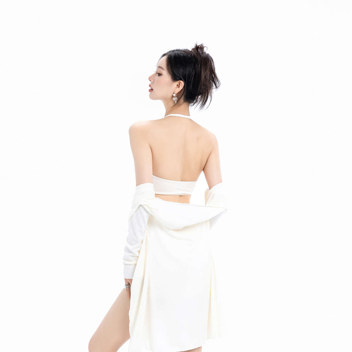 白色纯欲比基尼泳衣女分体长袖罩衫2024新款小胸性感挂脖海边温泉