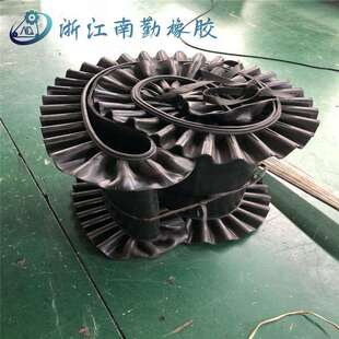 配料机专用裙边输送带 花纹裙边尼龙输送带 波纹橡胶裙边输送带