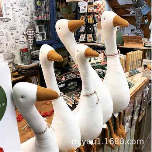 Ins呆萌大鹅宝宝陪睡玩偶安抚玩具北欧家居软装配饰抱枕