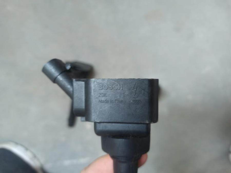 1月13日金华处置长城系列汽车拆车配件博世铜制点火线圈4个插针完好测试过包好用网络拍卖公告