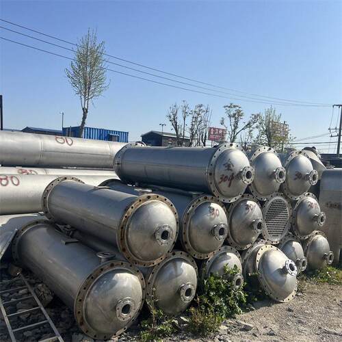出售二手不锈钢冷凝器 工业列管冷凝设备 列管式压蒸发传热设备