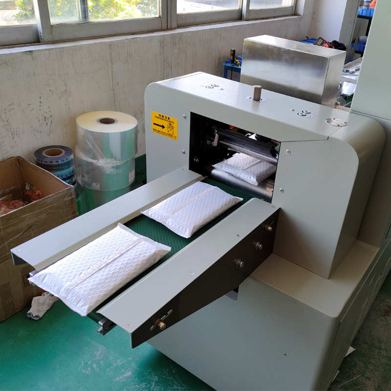 工厂直供全自动气泡袋包装机快递袋自动打包机珍珠棉五金包装机