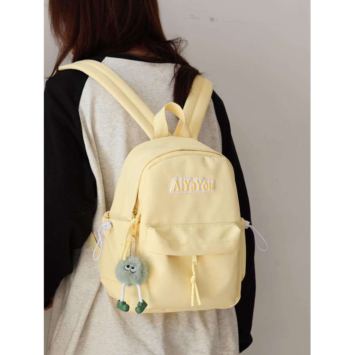 轻便小巧女童双肩包小号幼儿园简约迷你小书包春游儿童外出小背包