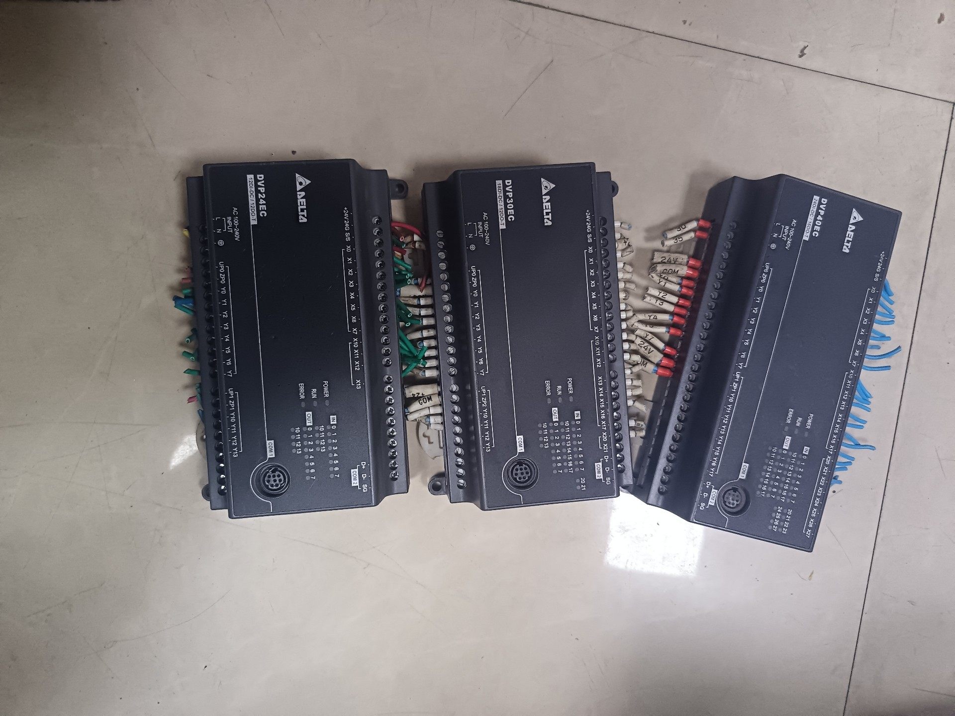 PLC-DVP21Ec00T3.DVP40EC00T3(2台