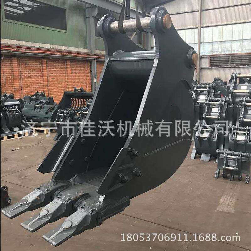 135b挖斗铲斗挖机挖斗属具岩石斗