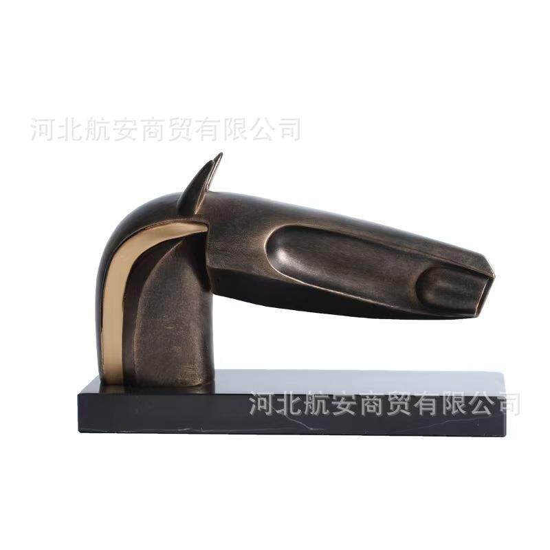 创意抽象树脂马头摆件样板房家居桌面茶几电视柜软装饰品工艺品