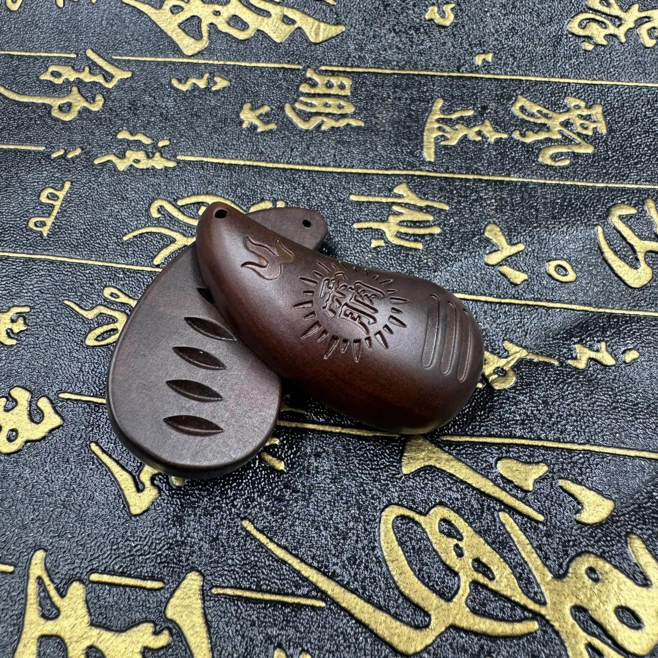 龙虎山玉化枣木牛角圣卦迷你枣木圣杯木卦手把件文玩讳字乾坤圣卦