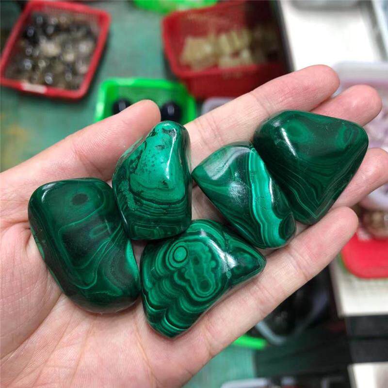 厂家天然孔雀石滚石大颗粒抛光碎石天然原石打磨鱼缸造景石