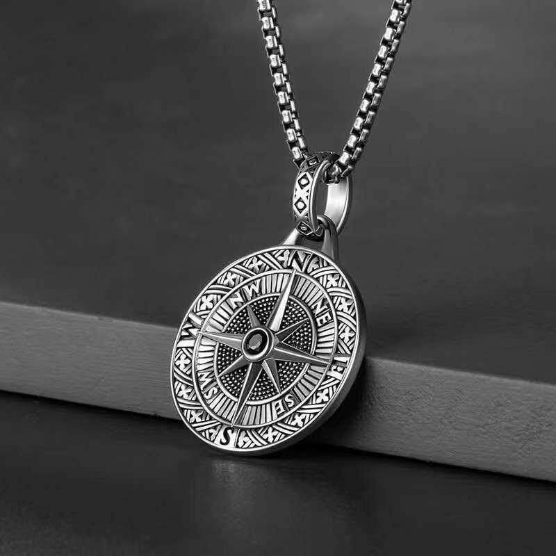 Quality Fashionable Medal Necklace Pendant Pirate Ship - 实物图