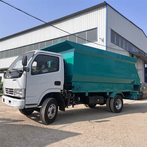 饲柴油大容积喂料车双面出刮EYU板投料车12料四立方轮料撒料车