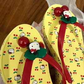 中古HelloKitty樱桃人字拖凉拖鞋夏季沙滩鞋女生休闲时尚百搭显白