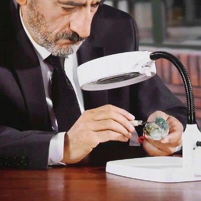 10x Desktop Foldable Magnifying Glass LED Illuminated