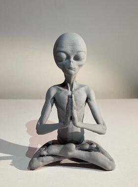 现货冥想的外星人树脂摆件UFO室内户外装饰打坐外星人花园小雕像