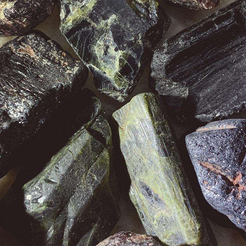 天然绿碧玺红水晶原石托玛琳矿物