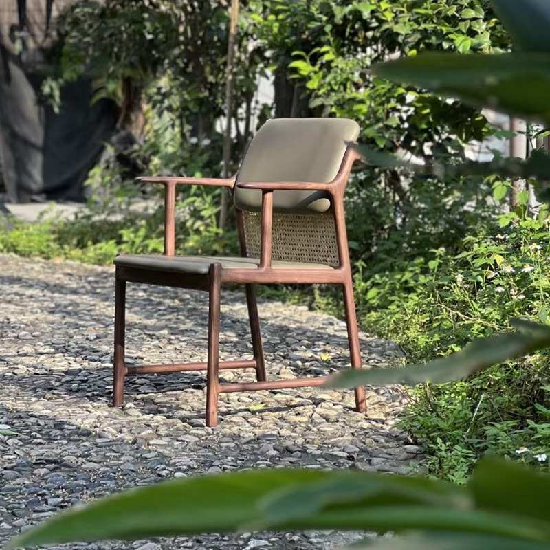 北美黑胡桃木餐椅茶椅现代简约扶手椅书椅家具新中式实木椅子圈椅
