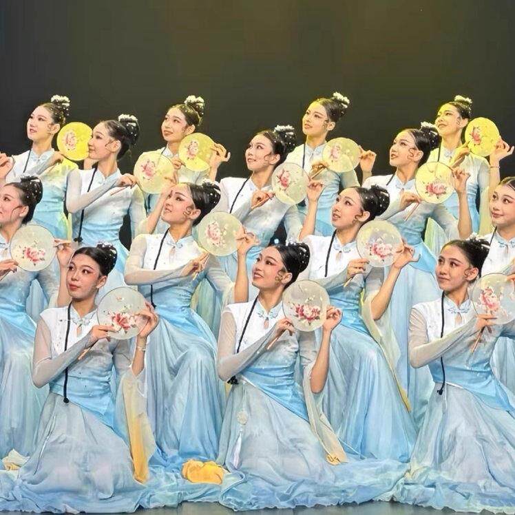 北湖映月女古典舞中国风飘逸大裙摆群舞艺考服原创古典舞蹈演出服