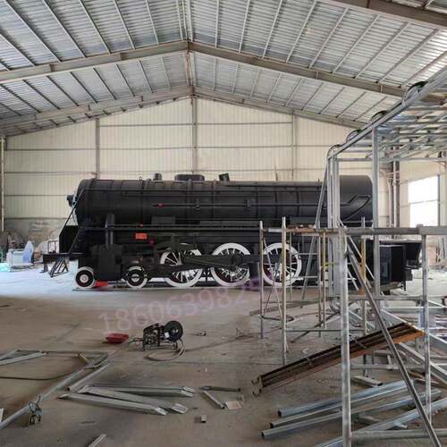 复古火车头民宿l绿皮东风火车头铁艺模型工厂景区铁艺模型
