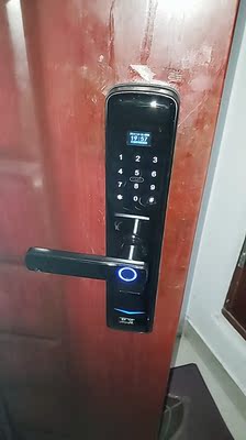 康廷一握开家用防盗门锁密码锁猫眼怎么样？被坑前车之鉴感受揭秘