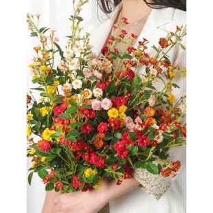 人造花玫瑰假花干花花束优雅平易近人的豪华餐厅餐桌装饰设计室内