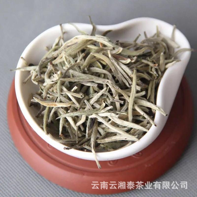 云南白毫银针 2025年月光白单芽 （小芽 ）老树茶 明前春茶