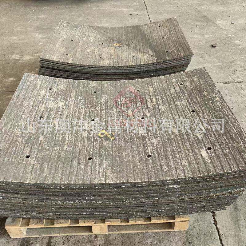堆焊8+4耐磨钢板尺寸1400*3400耐磨异形件加工