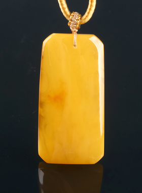 10.66克俄料鸡油红蜜蜡平安无事牌吊坠项链男女款保真司法拍同款