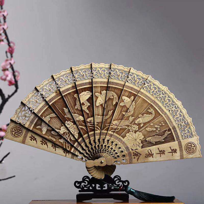 金丝楠木扇子孔雀羽翎折扇镂空雕花古典中国风折叠装饰品中式摆件