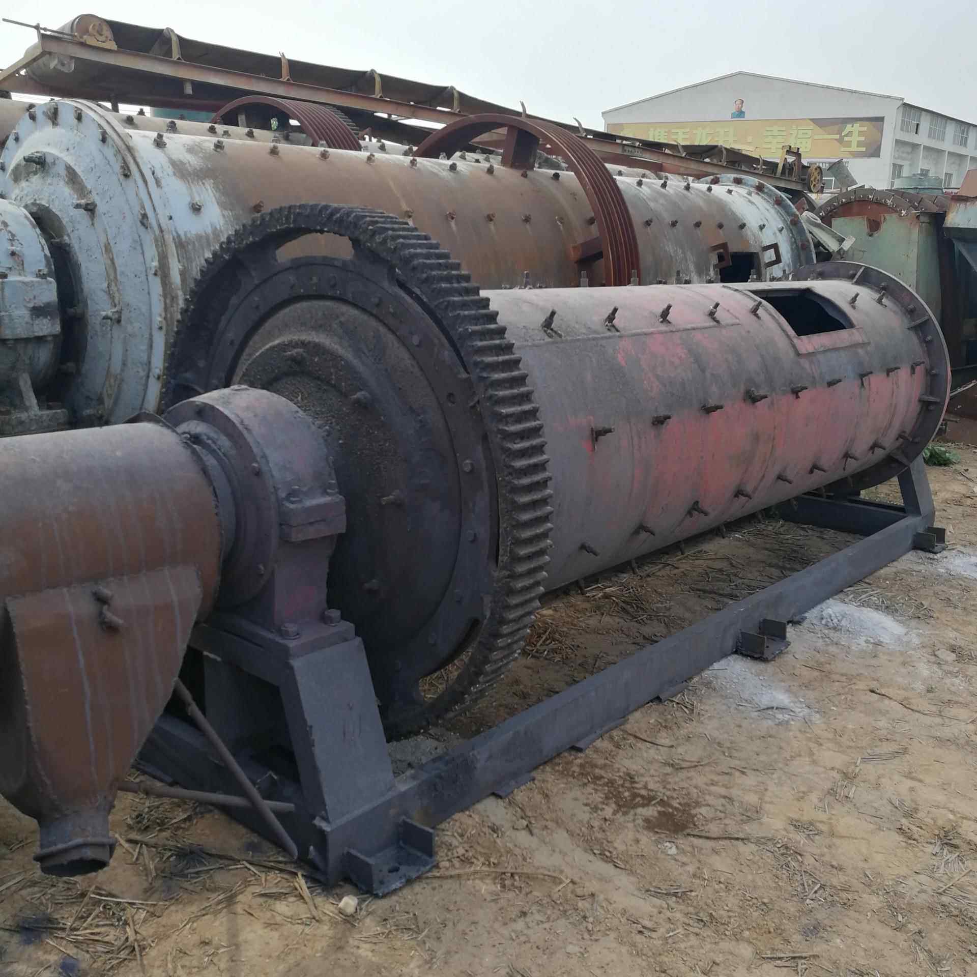 优惠提供齿轮传动球磨机配件 制砂棒磨机 小型干式金矿球磨机