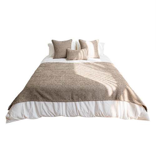 现代简约侘寂风卡其色肌理高端酒店民宿床上抱枕靠垫搭毯床尾巾