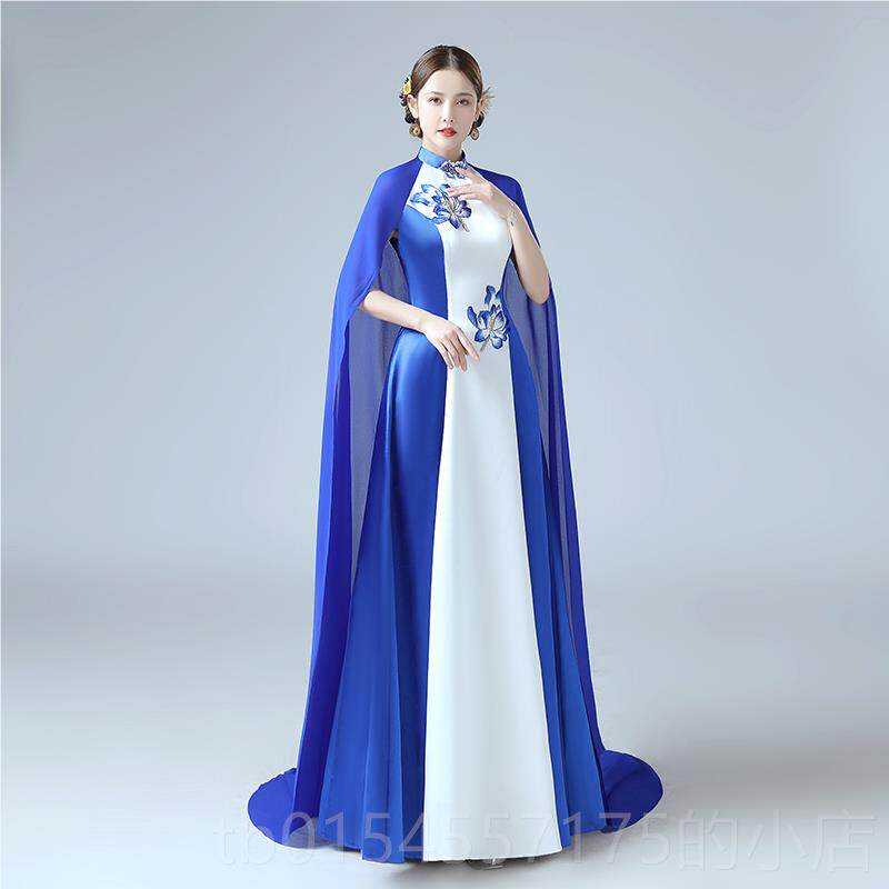 正品20风24新款青花瓷改良走秀旗袍演出服女长款中显国身舞台礼服