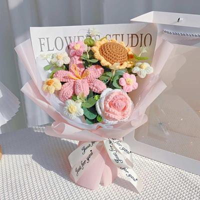 母亲节手捧玫瑰花束成品毛线编织花郁金香送朋友妈妈老师礼物毕业