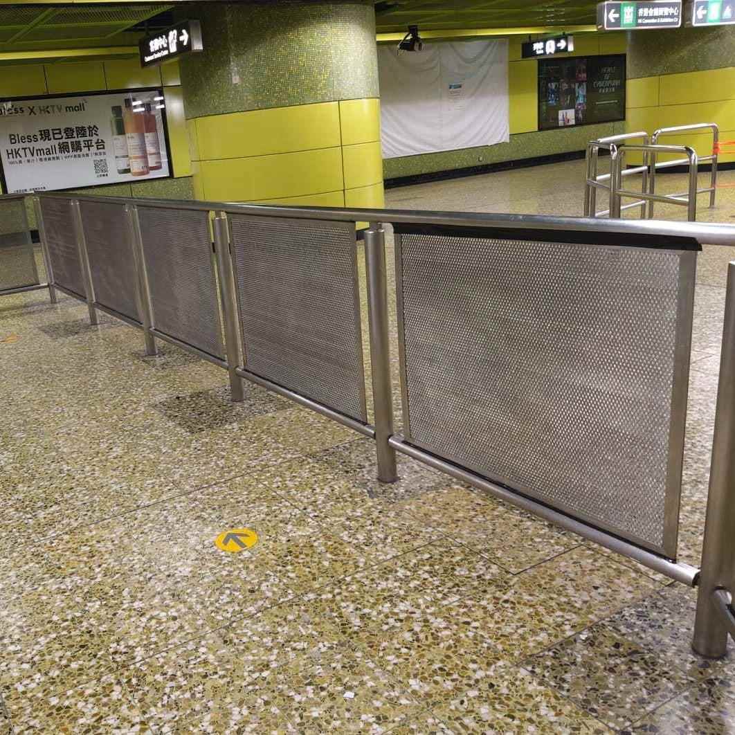 香港地铁护栏网孔板激光切割刨槽折弯焊接冲孔板装饰筛板金属洞洞