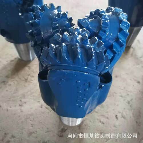 大齿型钢齿90-660mm三牙轮钻头对于泥沙层钻井