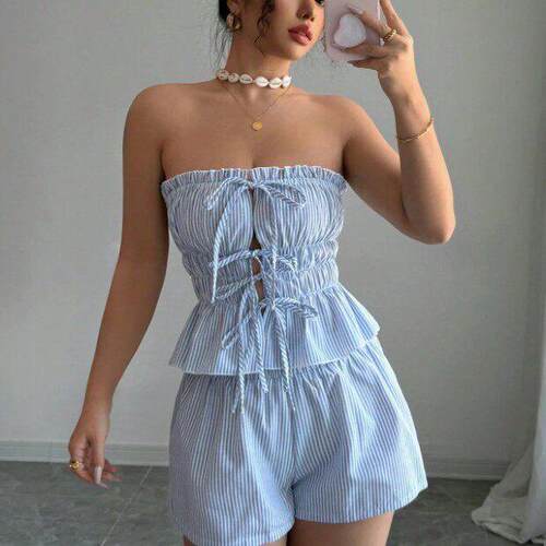 Two piece set of strapless striped ruffle edge crop top,