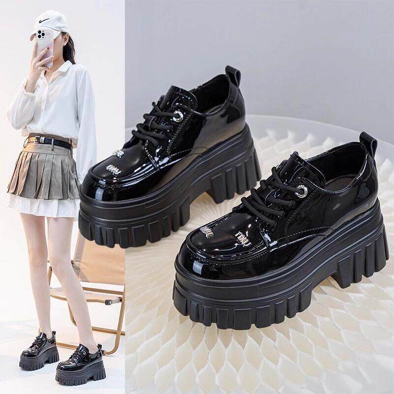 真皮内增高小皮鞋女款2026春季新款加绒松糕厚底乐福鞋漆皮休闲鞋