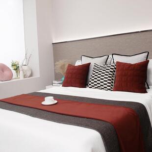 轻奢红黑色酒店别墅样板间床品抱枕组合客厅沙发靠垫腰枕组合