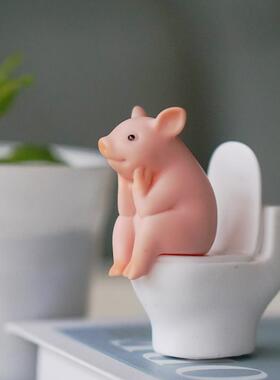 可爱马桶猪小摆件可爱仿真动物趣味精致礼物生日礼品桌面车载装饰