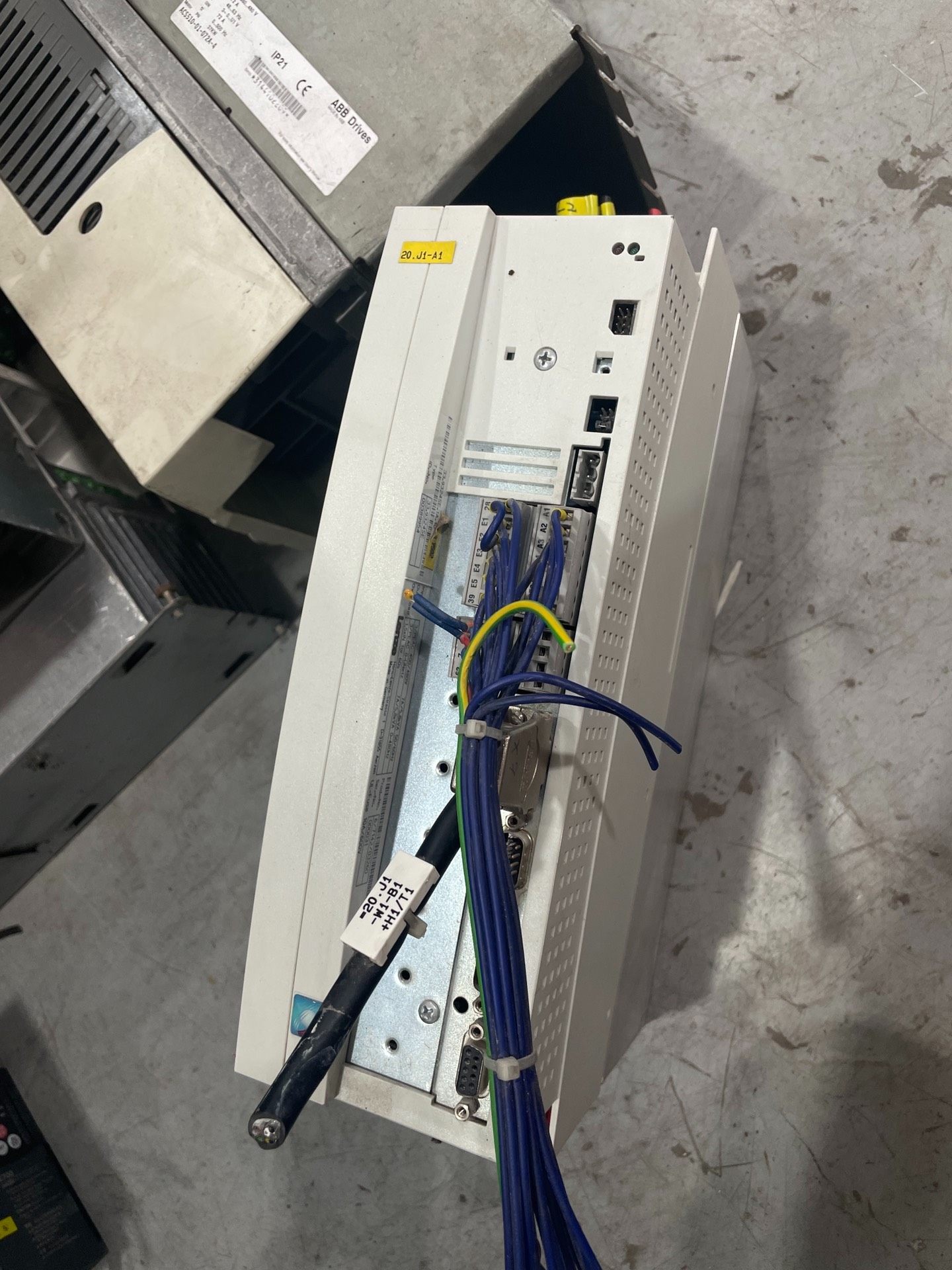 33.9324SE 伦茨变频器 成色很漂亮 包好