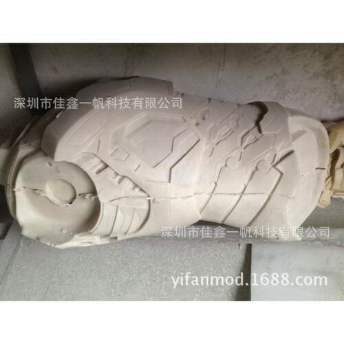 提供机器人手板，钢铁侠仿真模型，机器人成品生产