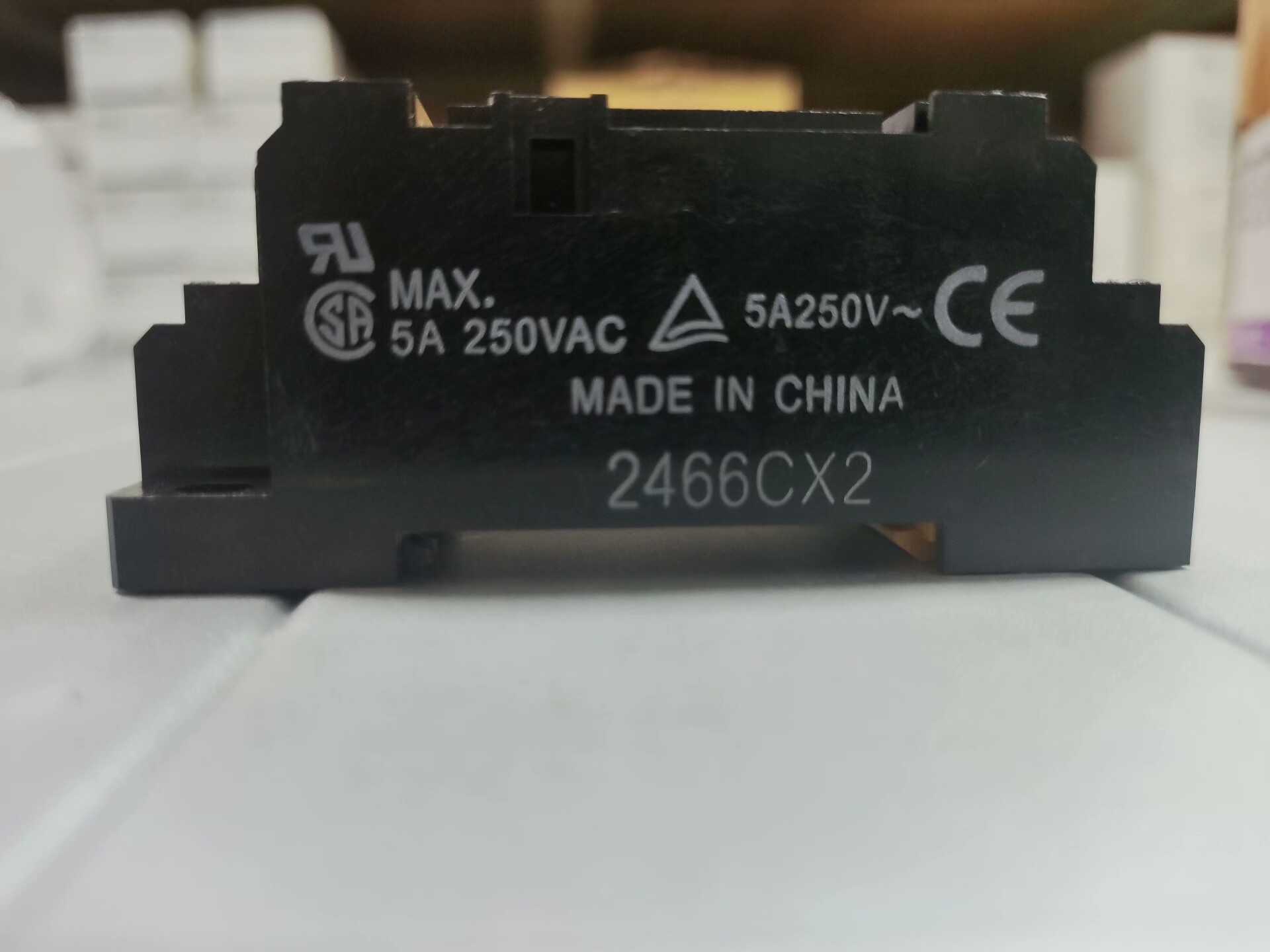 欧姆龙自动化设备装配结余 中间继电器底座2466CX 库存5