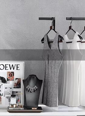 意色式极简灰白裙系毛毡衣展厅简约样板房衣帽间柜软装饰TLO品摆