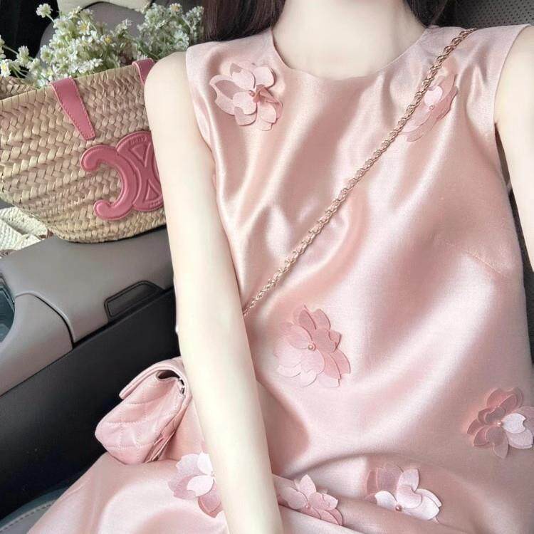 轻奢2025夏新款粉色立体花朵缎面无袖洋装高端气质甜美淑女短裙