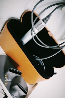 开箱评测：将近三千大洋的戴森 吹风机 Supersonic解密值不值？