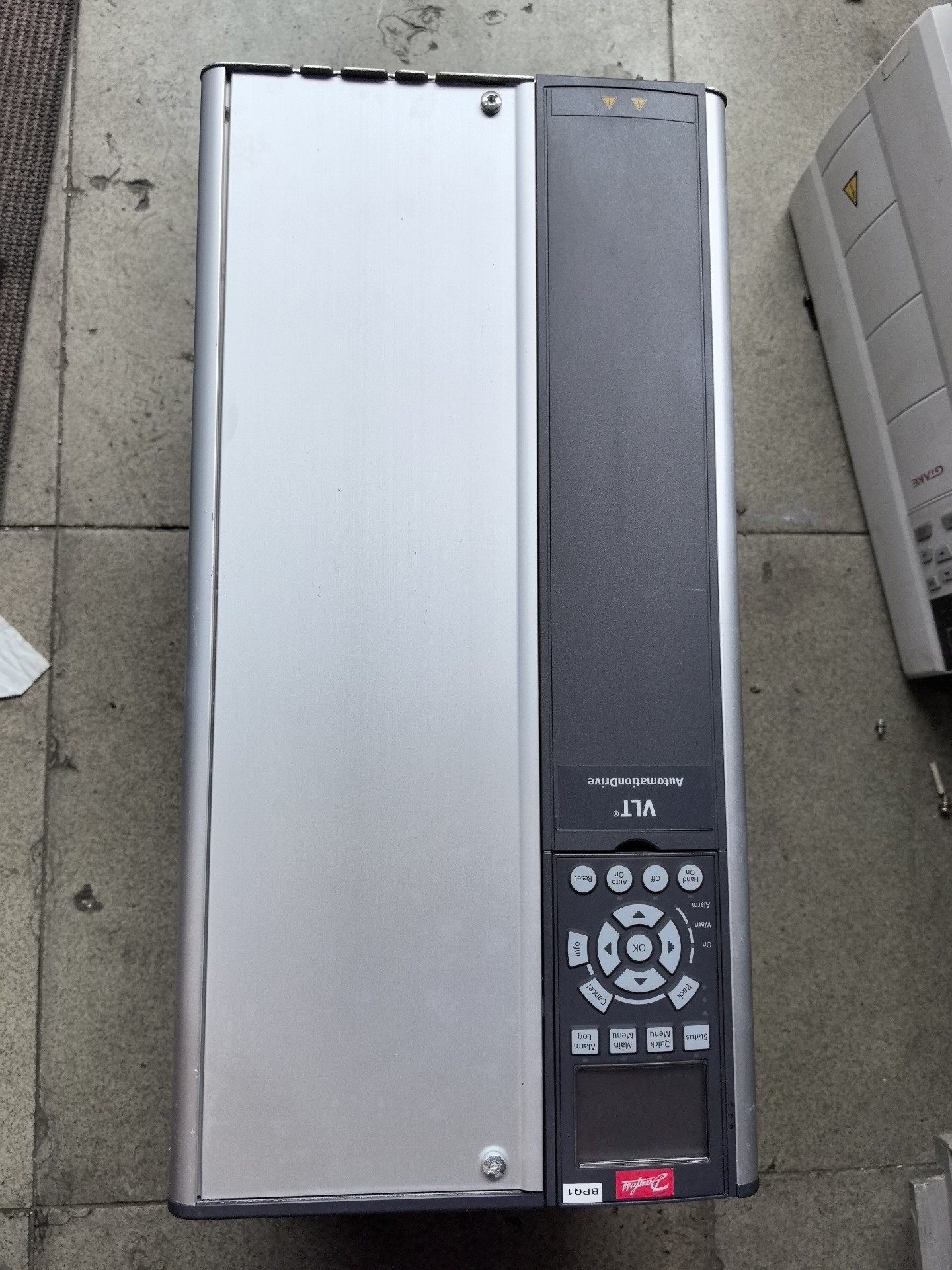 丹佛斯变频器 实物图 功能包好 成色漂亮 FC302P18K