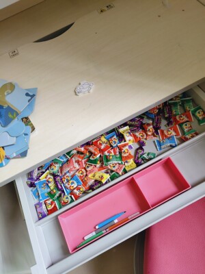 爱果乐成长桌椅缺点有哪些?爱果乐桌椅究竟怎么样?值这个价吗