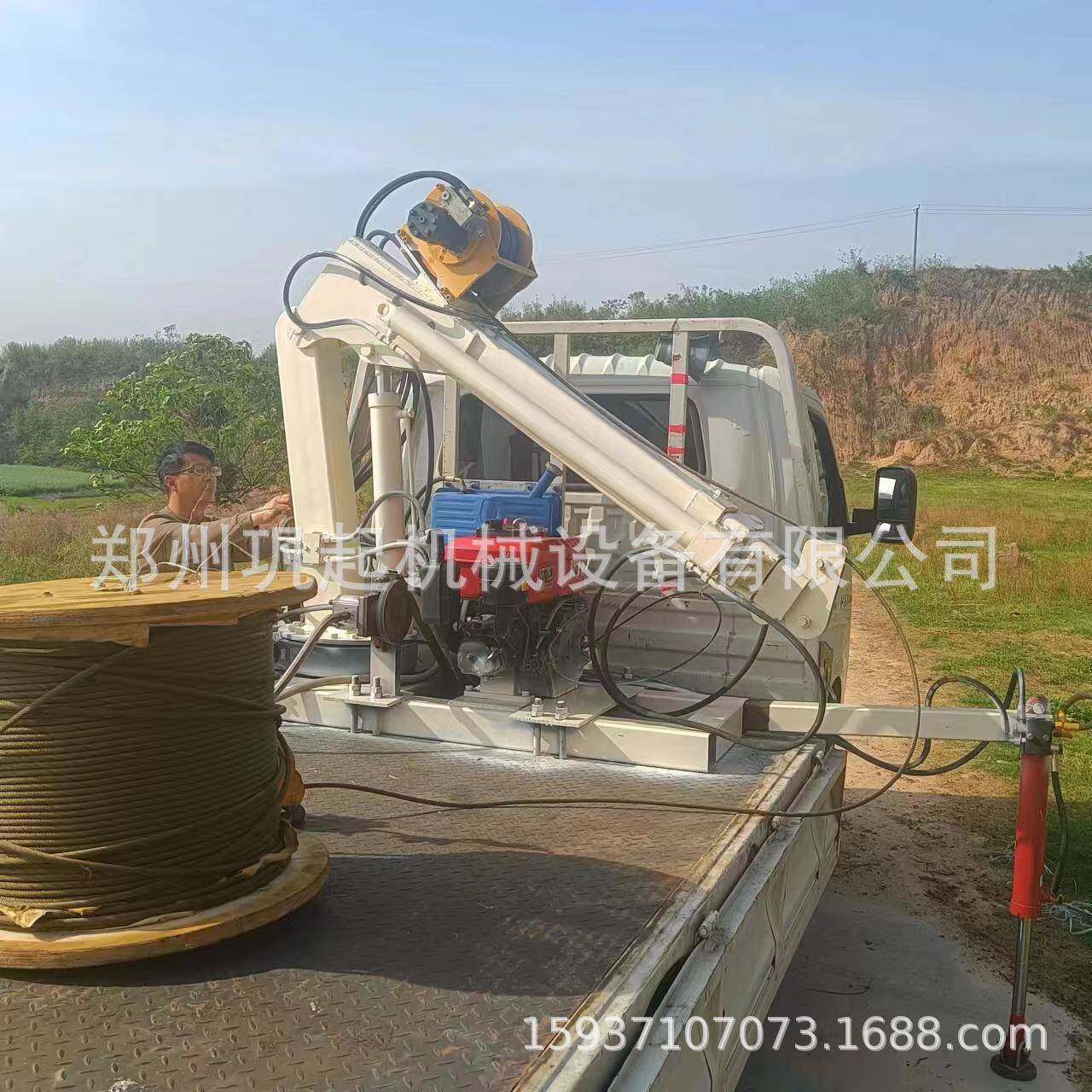 小型随车吊车载吊机12v24V500公斤1吨货车车用液压车载小吊机