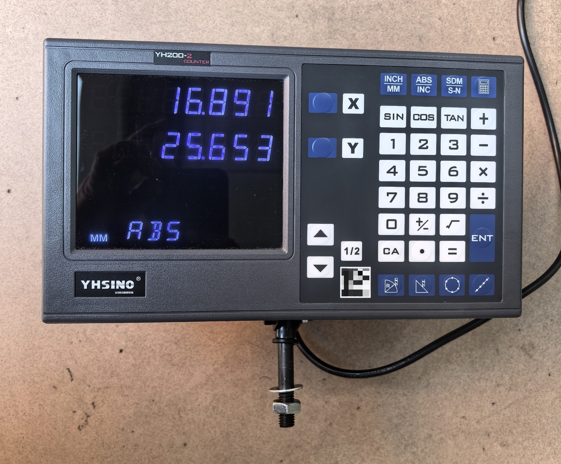 数显表1台  通用各种电子尺，成色好，便宜处理